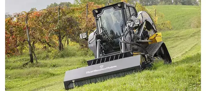 the-range-300-series-skid-steer-01a