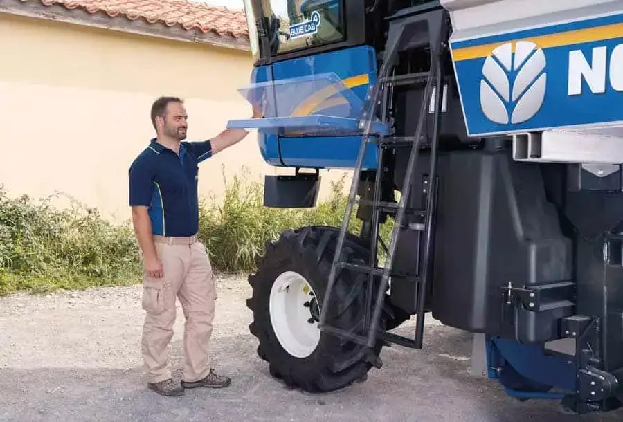 braud-compact-series-grape-harvesters-gallery-08