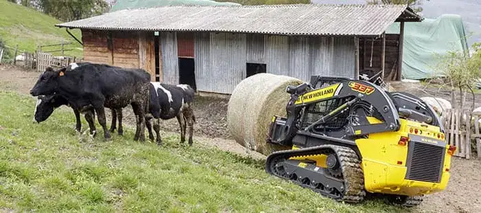 compact-track-loaders-300-series-skid-steer-01b