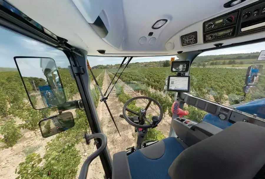 braud-compact-series-grape-harvesters-gallery-04