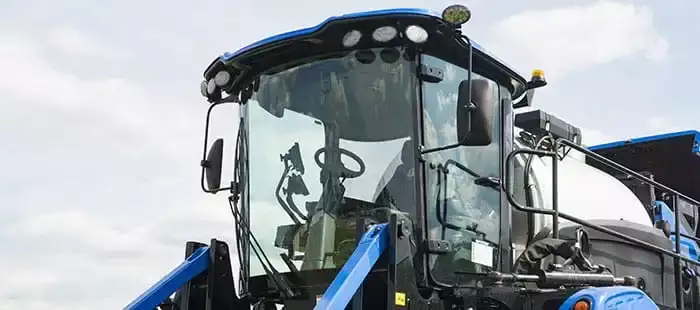 guardian-front-boom-sprayers-cab-01