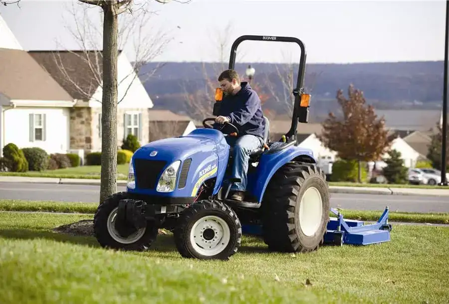 Rear-Mount Finish Mowers - Media Gallery