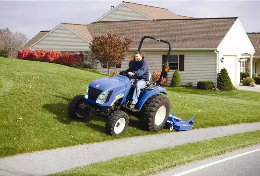 Rear-Mount Finish Mowers - Media Gallery